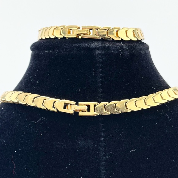 GOLD plated flat chain necklace & bracelet set - Picture 2 of 3
